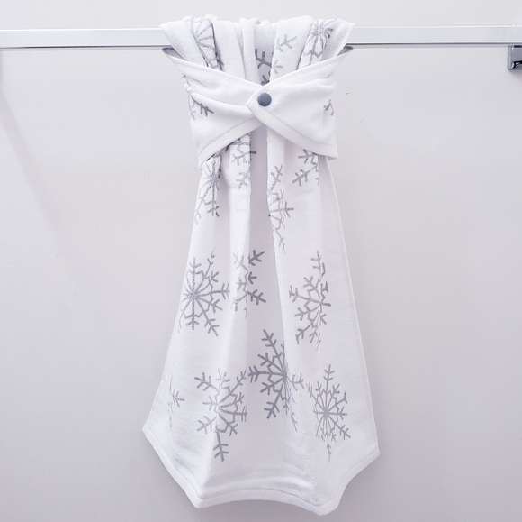 💟💖#0978-B ●NEW! Gray Snowflakes on White bkground Hang'N'Snap Towel+GRAY SNAP - Picture 7 of 8